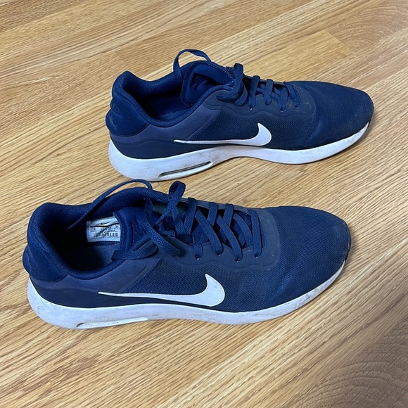 Nike Shoes - Picture 4 of 8